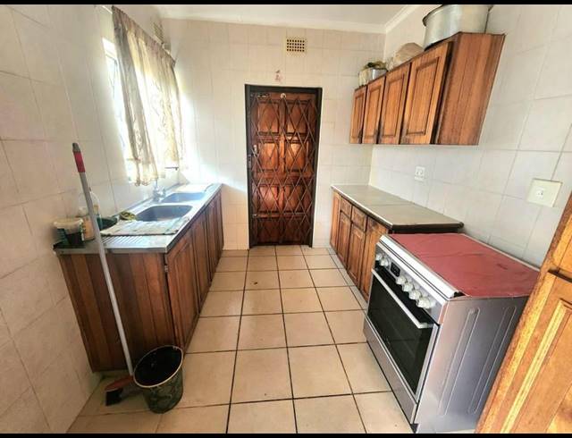 3 BEDROOM FREESTANDING TO LET IN VANROVA